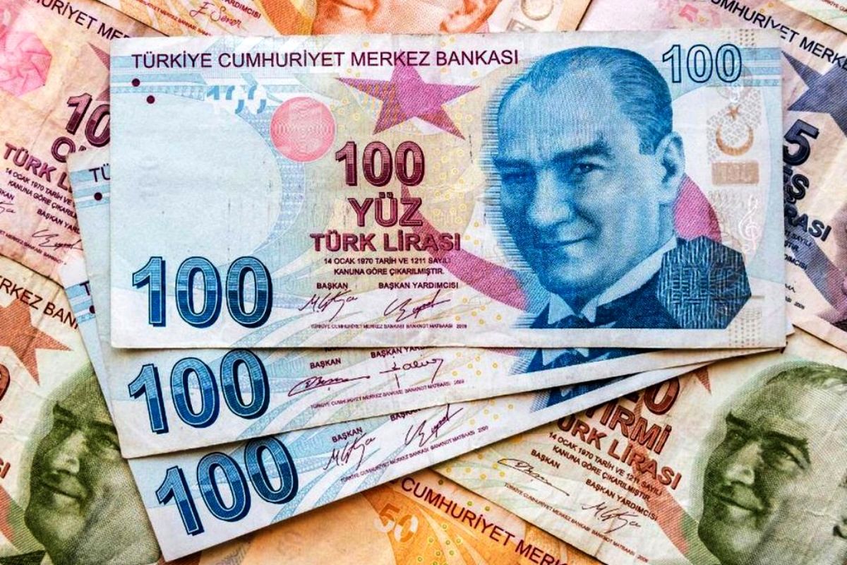 تغییر مسیر بازار ارز تهران/ لیر گران شد